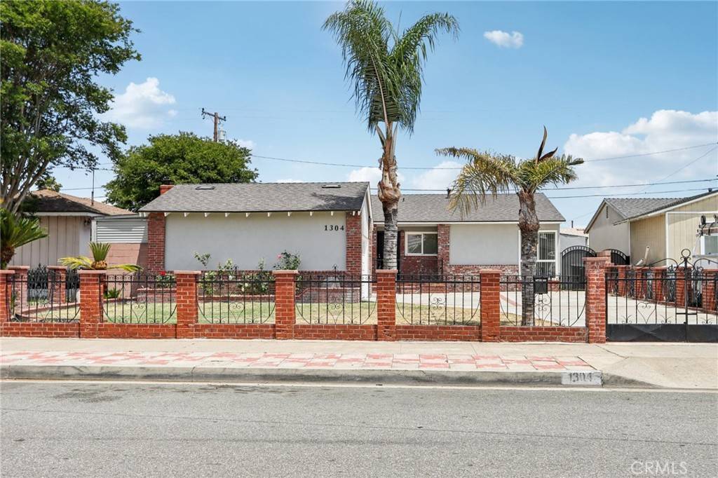 Anaheim, CA 92801,1304 N Devonshire RD