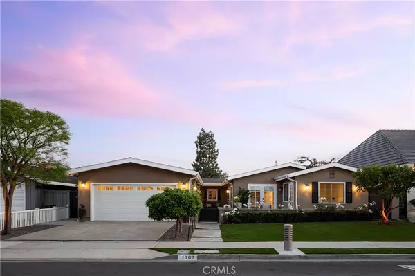 1307 Oxford LN, Newport Beach, CA 92660
