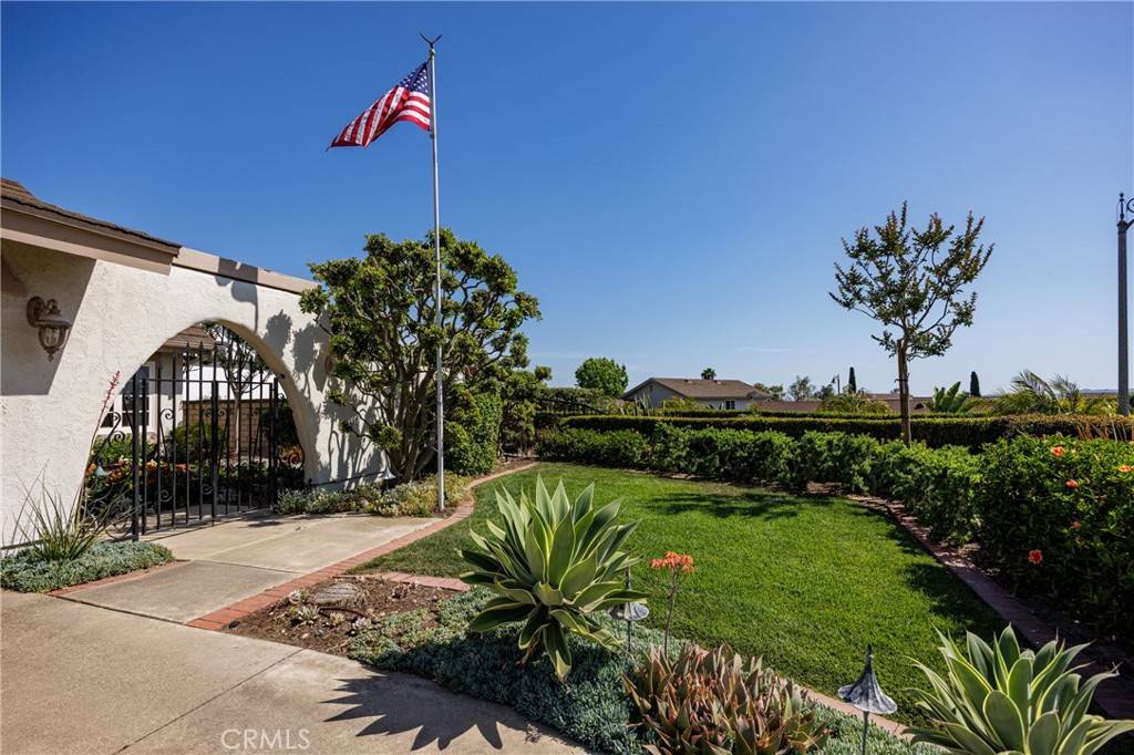 Mission Viejo, CA 92691,23552 Campestre