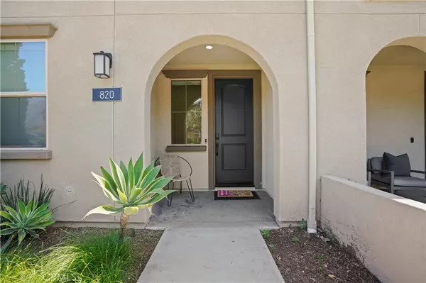 Anaheim, CA 92805,820 E Santa Ana ST