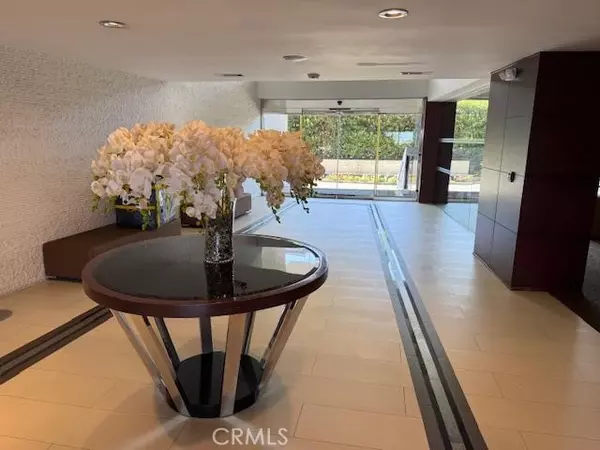 Hollywood Hills, CA 90046,7250 Franklin #1111