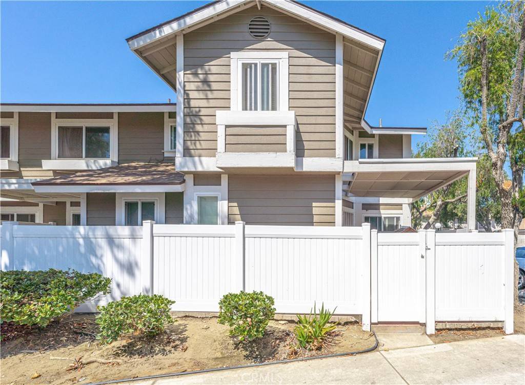 1650 S Campus AVE #17, Ontario, CA 91761