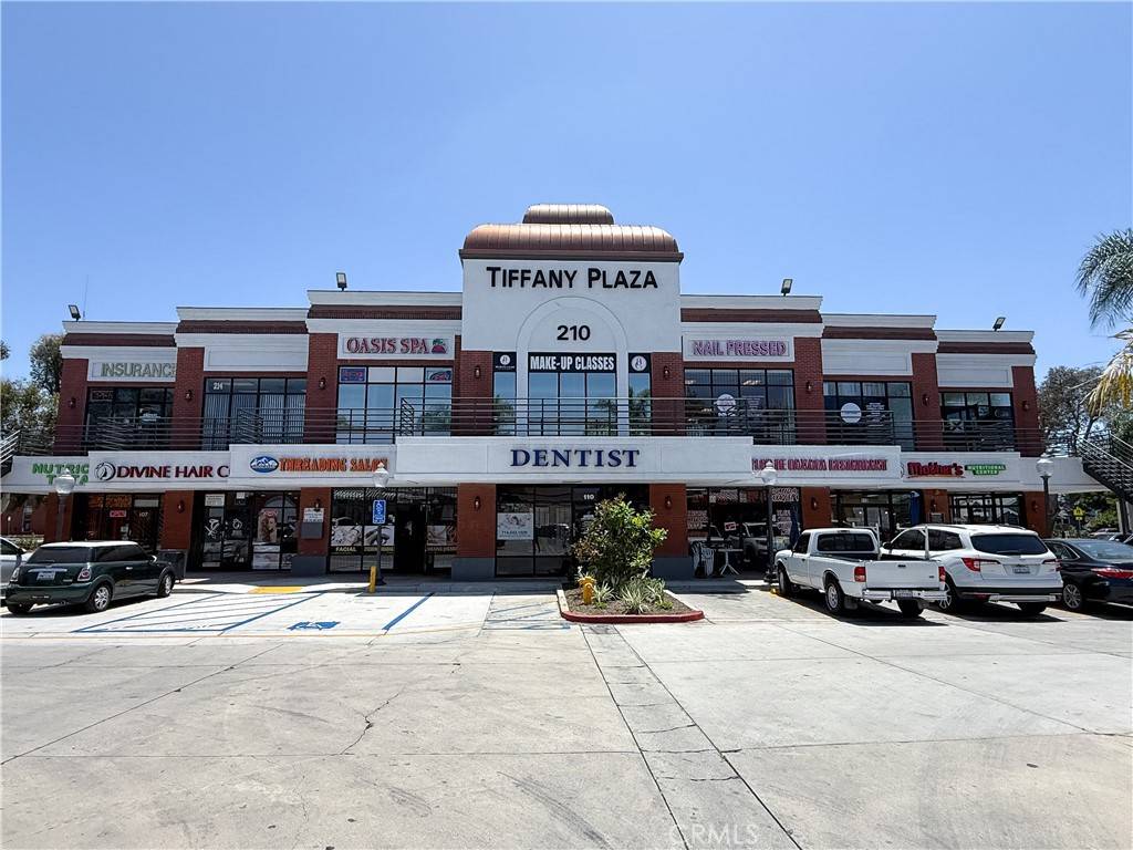 Santa Ana, CA 92701,210 W 1st ST