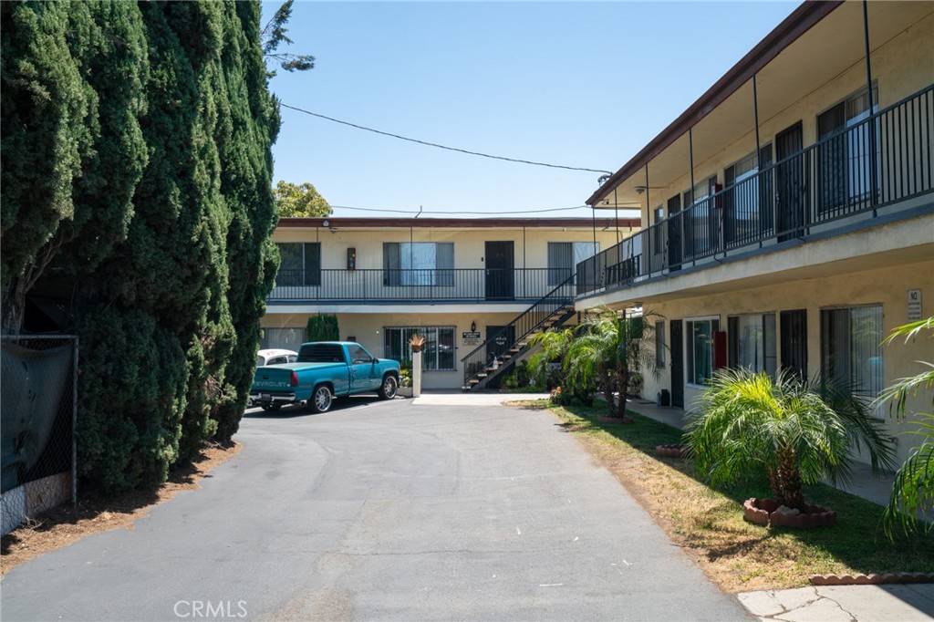 Bellflower, CA 90706,9040 9042 Ramona ST