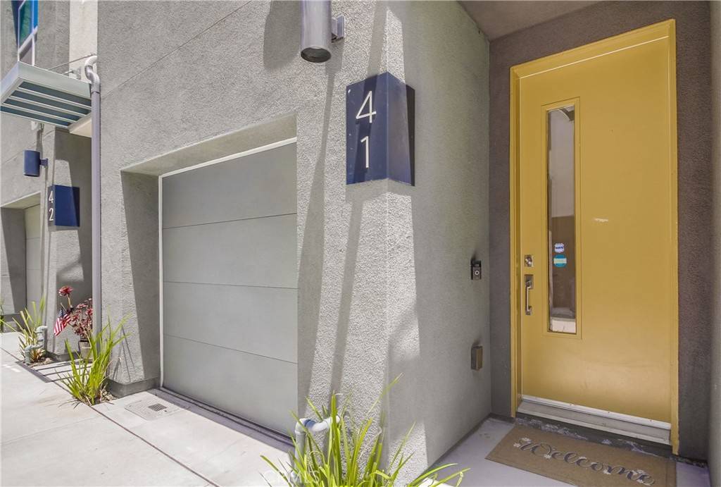 San Diego, CA 92108,10402 Harlow Circle #41