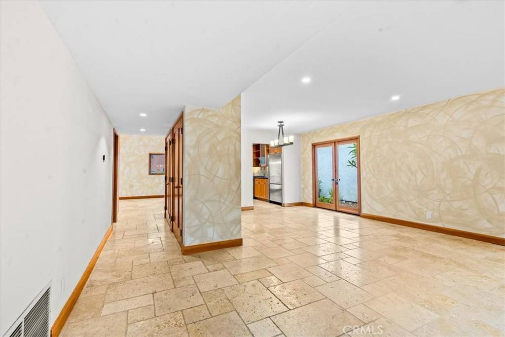 Irvine, CA 92603,19251 SIERRA CADIZ RD