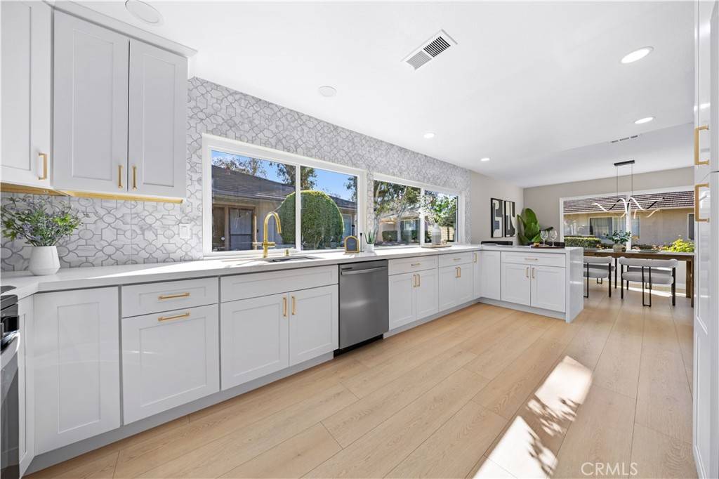 Irvine, CA 92612,8 Dogwood S