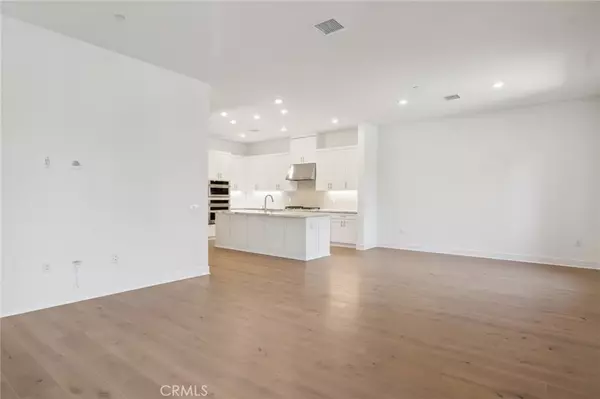 Irvine, CA 92618,126 Carmine