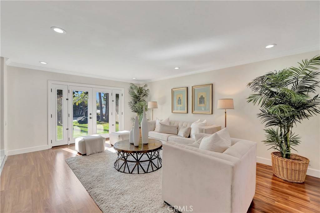 Mission Viejo, CA 92692,24851 Via Santa Cruz