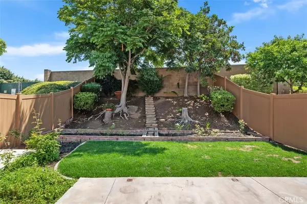 1132 Santiago DR #11, Placentia, CA 92870