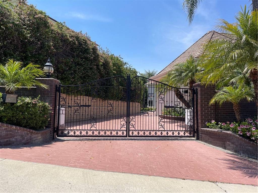 2836 N Kingsgate DR, Orange, CA 92867