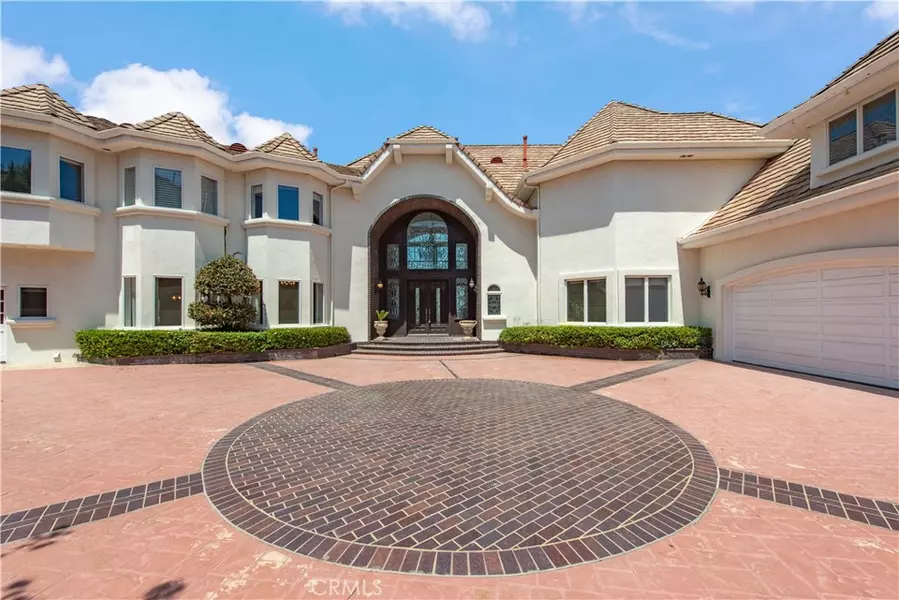 2836 N Kingsgate DR, Orange, CA 92867