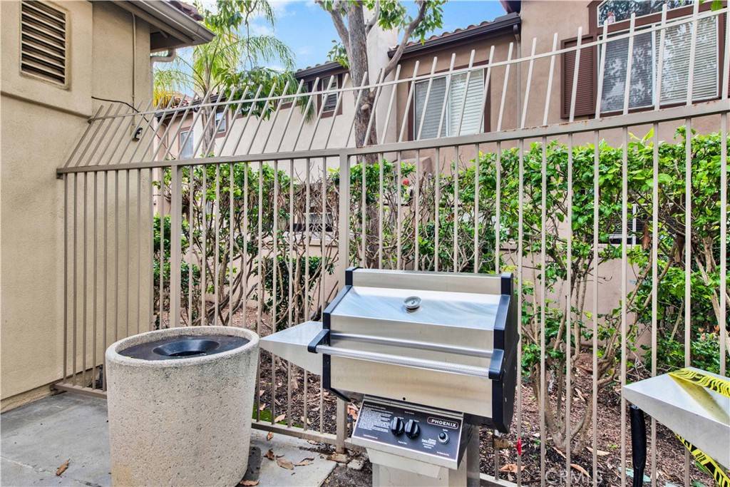 Rancho Santa Margarita, CA 92688,32 Via Madera