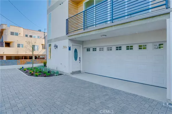 Los Angeles, CA 90042,712 1/2 N Chestnut AVE