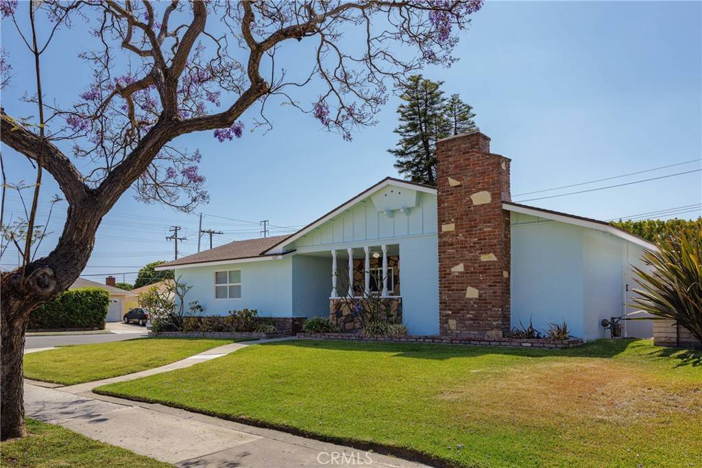 Huntington Beach, CA 92647,16811 Newland ST