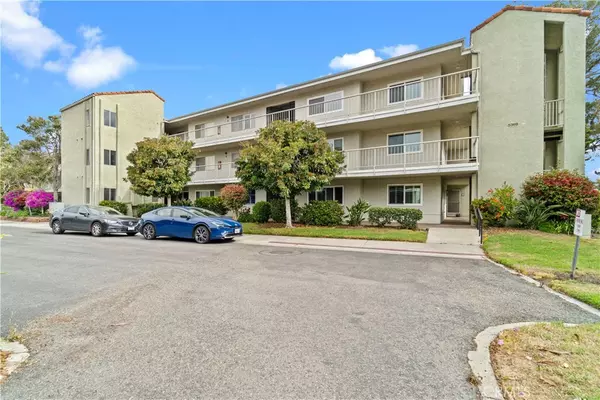 Laguna Woods, CA 92637,5369 Algarrobo #3F