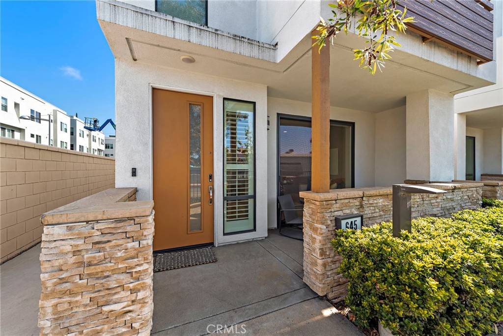 Costa Mesa, CA 92627,645 W 17th ST