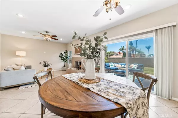 Huntington Beach, CA 92648,18202 Foss LN