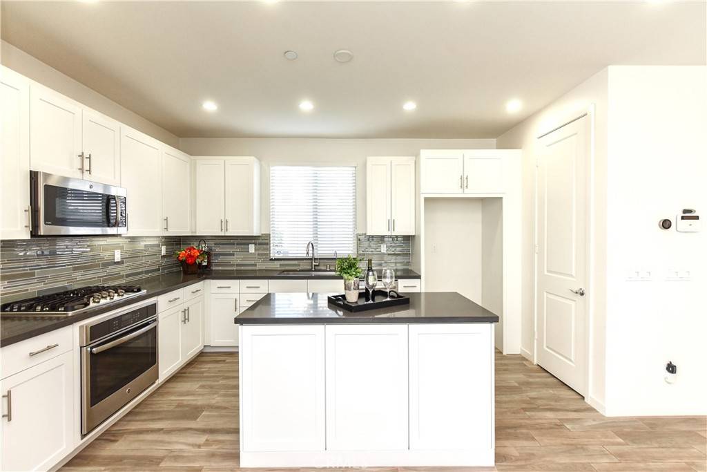 Lake Forest, CA 92630,28 Fuchsia