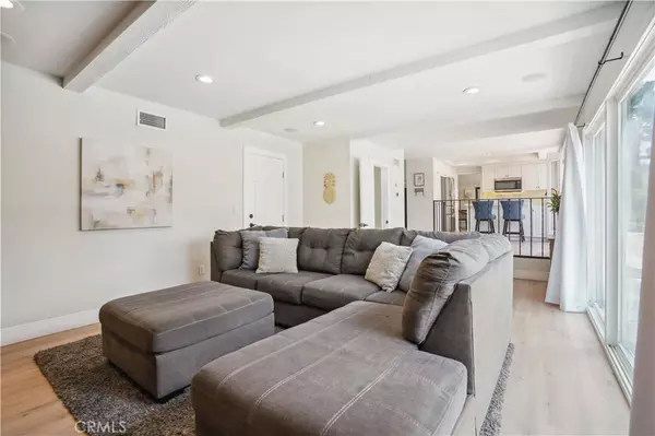 Mission Viejo, CA 92691,25585 Chrisanta DR