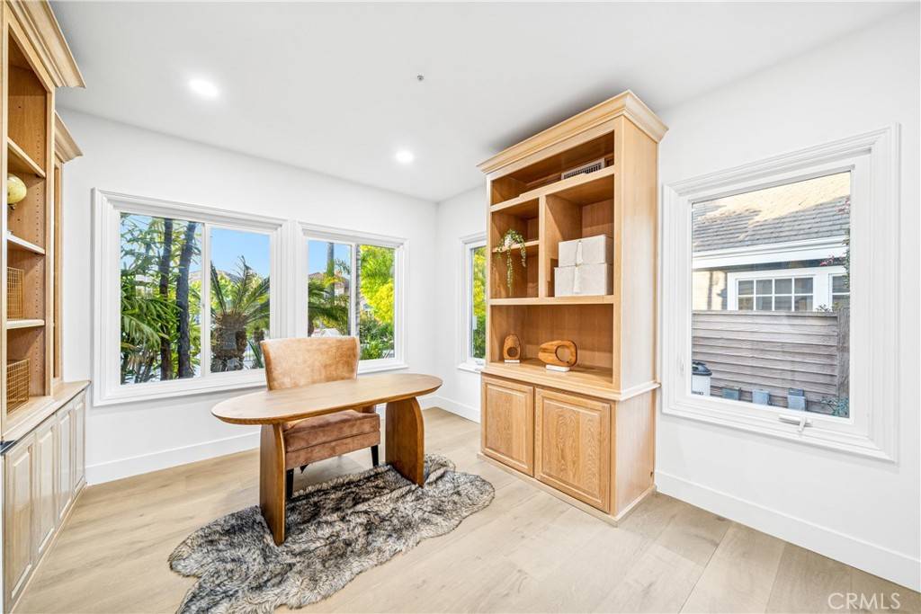 Huntington Beach, CA 92648,6692 Alamitos CIR