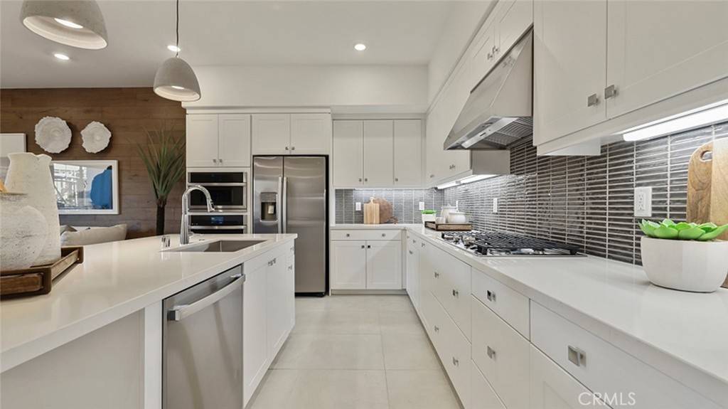 Irvine, CA 92618,567 Mulligan