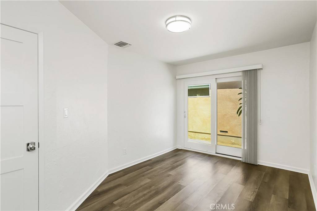 Orange, CA 92868,611 W Walnut AVE