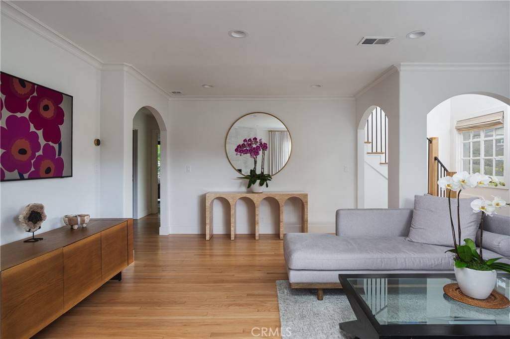 Newport Beach, CA 92663,425 Tustin AVE