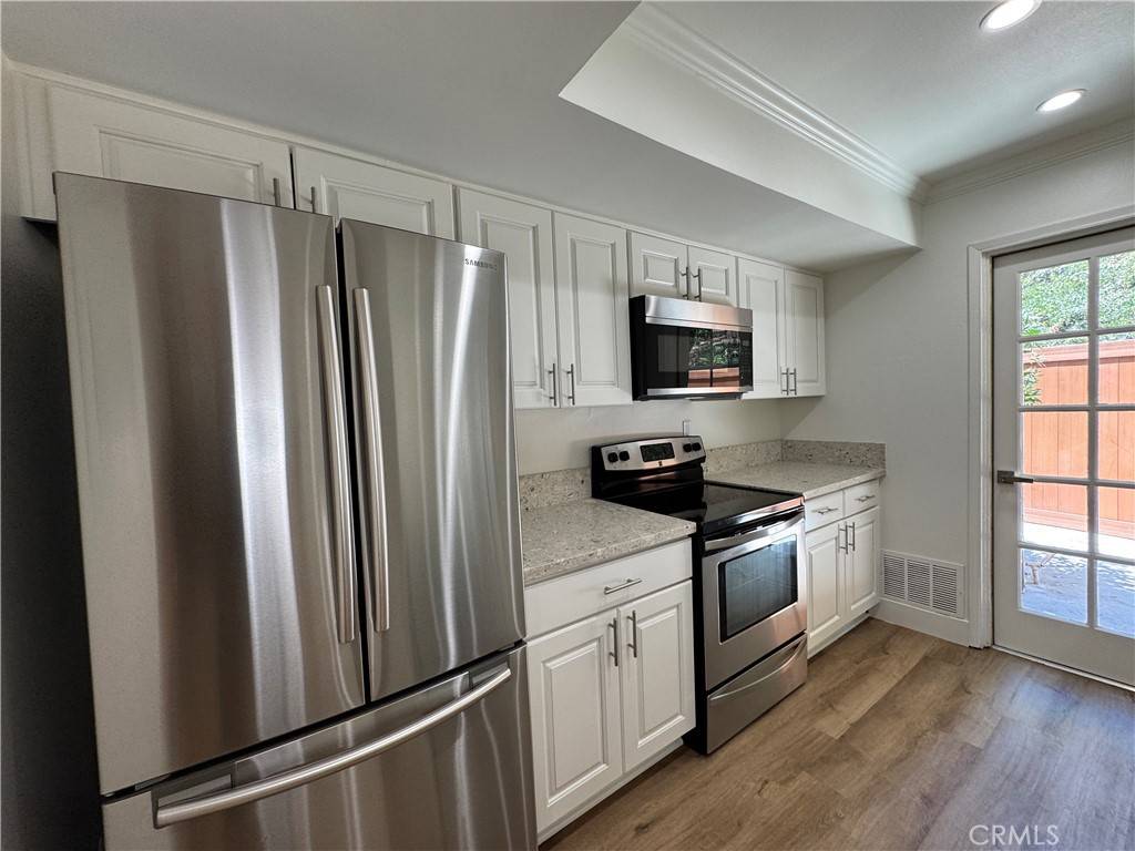 Agoura Hills, CA 91301,4059 Yankee DR
