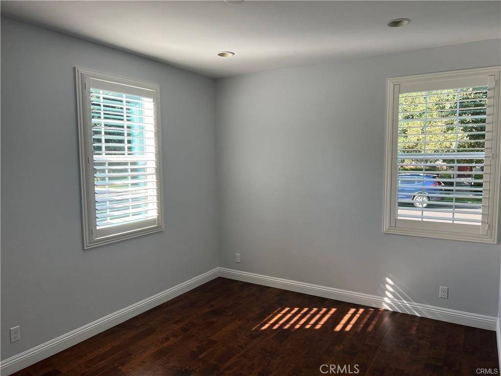 Irvine, CA 92618,254 Wicker