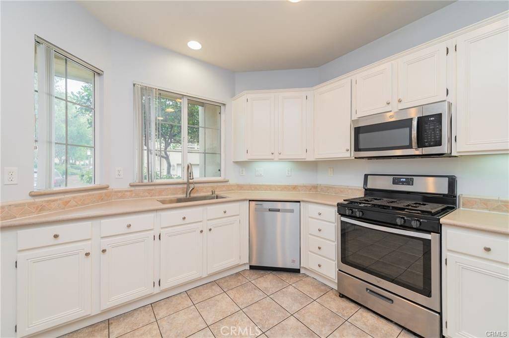 Irvine, CA 92620,807 Yorkshire