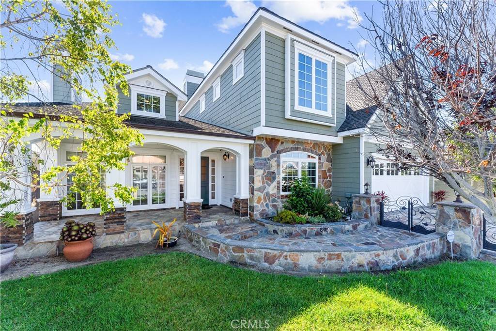 Huntington Beach, CA 92646,22052 Susan LN