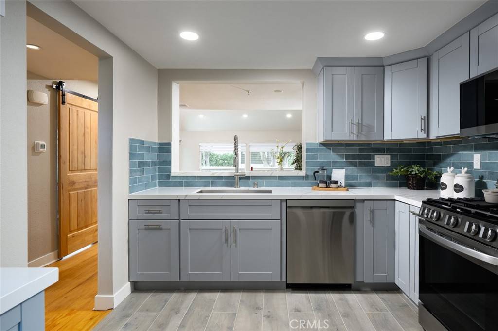 Newport Beach, CA 92660,18 Sea Island DR