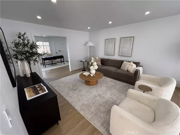 Huntington Beach, CA 92647,15882 Malm CIR