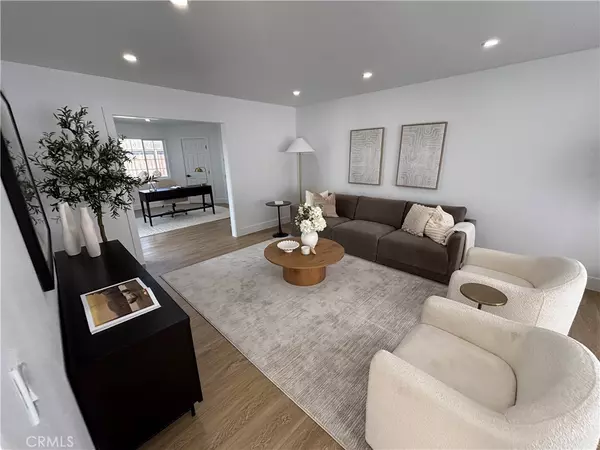 Huntington Beach, CA 92647,15882 Malm CIR