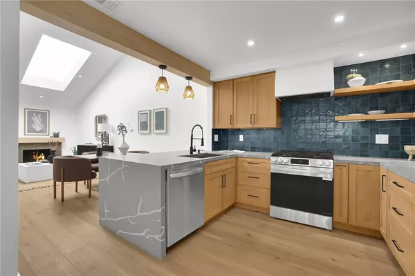 Irvine, CA 92604,64 Sandpiper #28