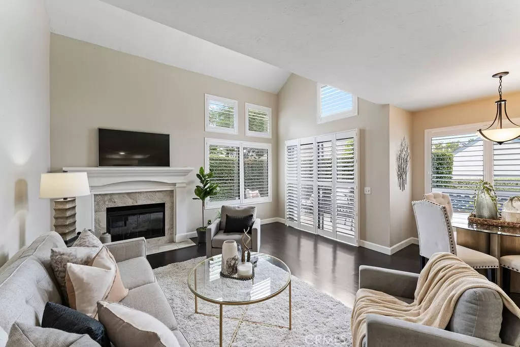 Irvine, CA 92614,77 Fallingstar