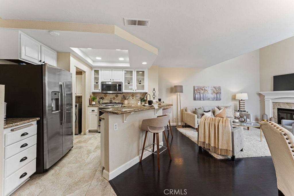 Irvine, CA 92614,77 Fallingstar