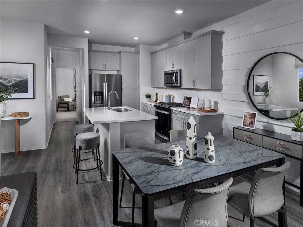 Pomona, CA 91767,209 Aurora LN