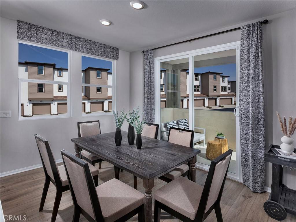 Pomona, CA 91767,203 Aurora LN
