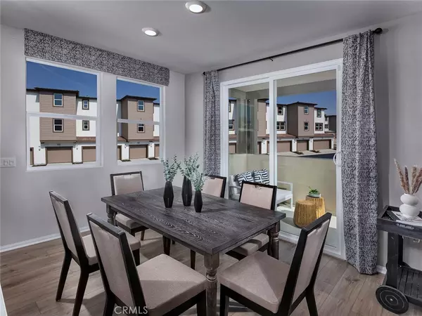 Pomona, CA 91767,203 Aurora LN