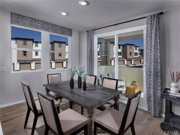 Pomona, CA 91767,203 Aurora LN