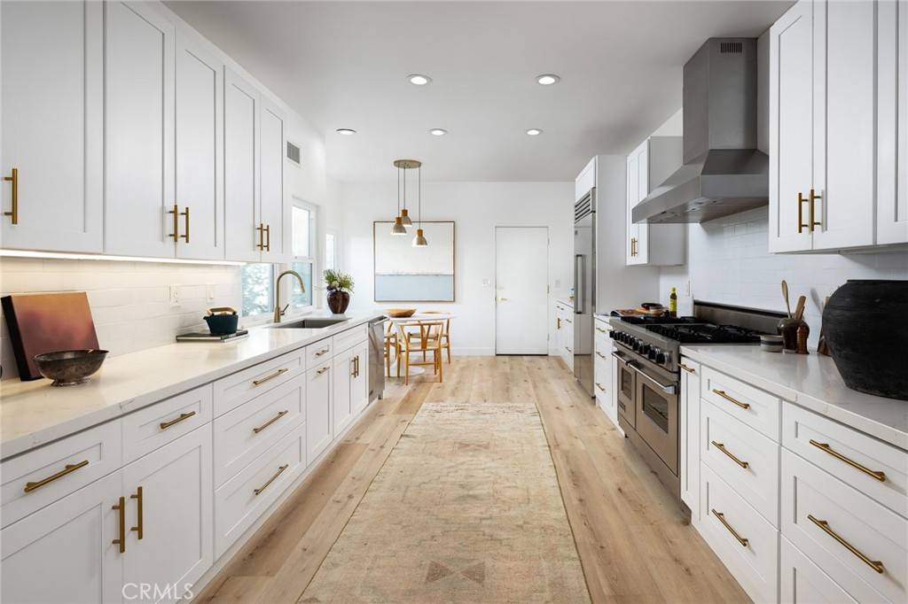 Newport Beach, CA 92660,47 Southampton CT