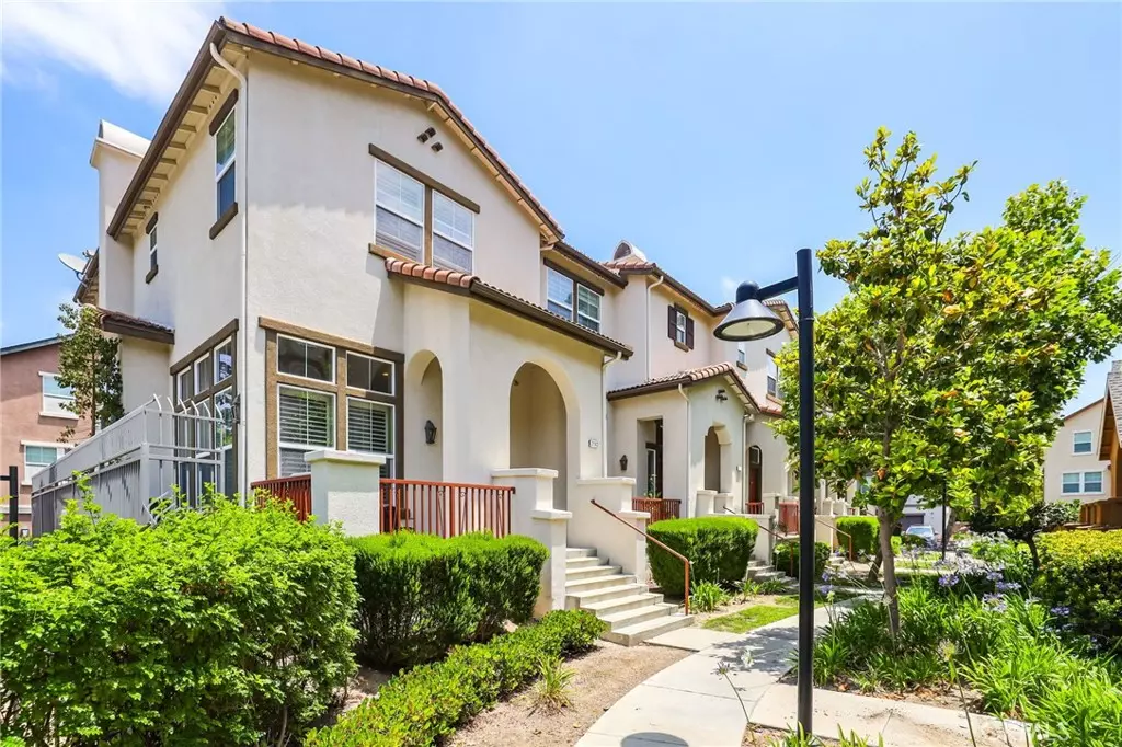 Fullerton, CA 92833,2142 Silva DR