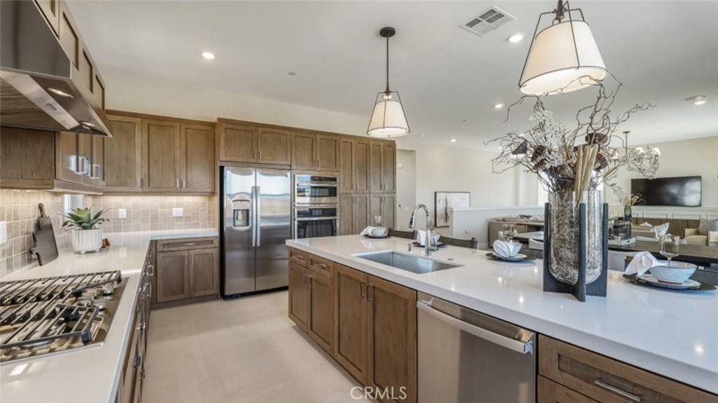 Irvine, CA 92618,186 Proctor