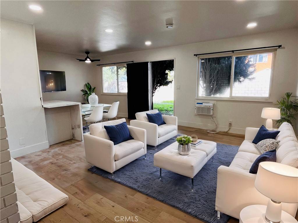 Huntington Beach, CA 92647,17082 Emerald LN
