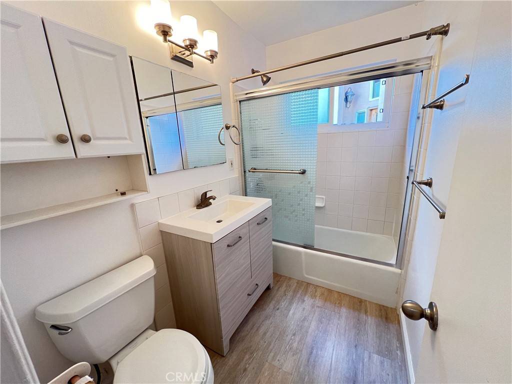 Dana Point, CA 92629,25081 La Cresta DR #B