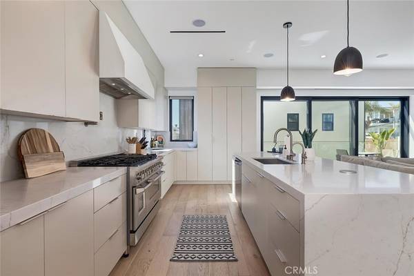 Hermosa Beach, CA 90254,622 1st PL