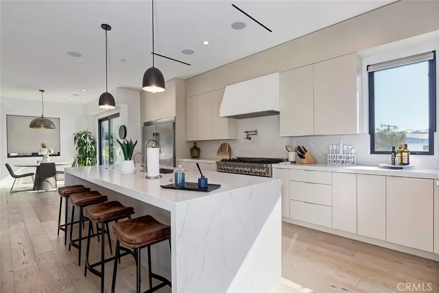 622 1st PL, Hermosa Beach, CA 90254