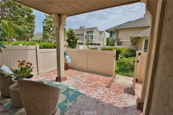 Huntington Beach, CA 92649,16102 WARMINGTON LN #15